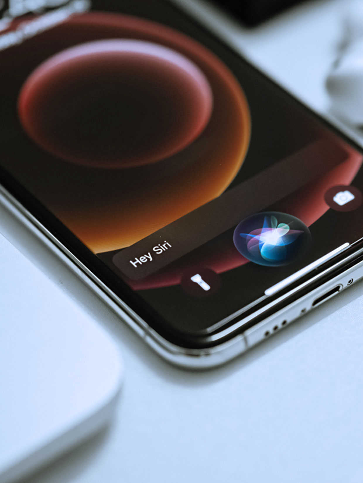 VUI.agency – voice ux – voice assistant apple siri on iphone – multimodality